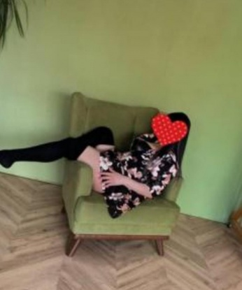 Кокетливая и развратная девица приглашает к себе в уютное гнездышко. Готова исполнить твои самые сокровенные фантазии. Доставлю незабываемое удовольствие и помогу расслабиться после тяжелого дня. Звони, не пожалеешь! 14177, 35 лет
