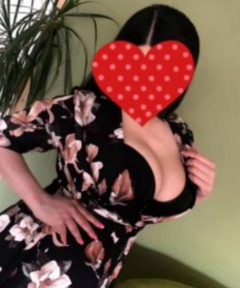 Кокетливая и развратная девица приглашает к себе в уютное гнездышко. Готова исполнить твои самые сокровенные фантазии. Доставлю незабываемое удовольствие и помогу расслабиться после тяжелого дня. Звони, не пожалеешь! 14177, 35 лет